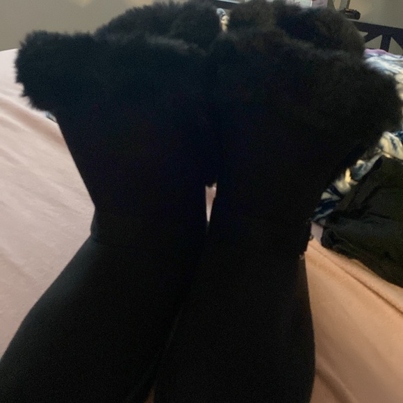 Boots - Picture 2 of 5